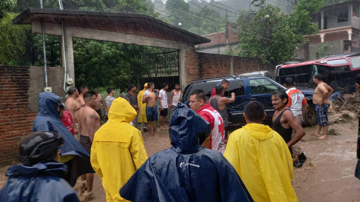 Tormenta-tropical-Max-toca-tierra-en-Guerrero-y-causa-lluvias